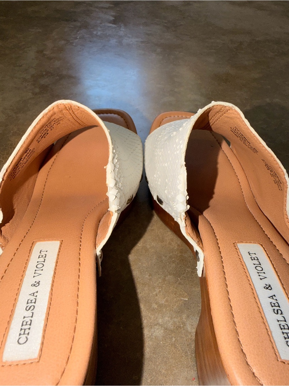 Chelsea & Violet White Snakeskin Wood Clog Mule Heels Studded Platform Size 9 - Picture 8 of 11